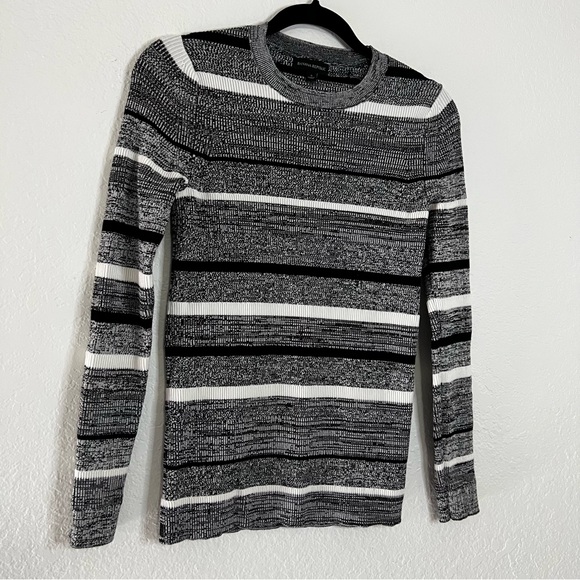 Banana Republic Black White Striped Stretchy Crew Neck Sweater Womens Size Small - Picture 2 of 6